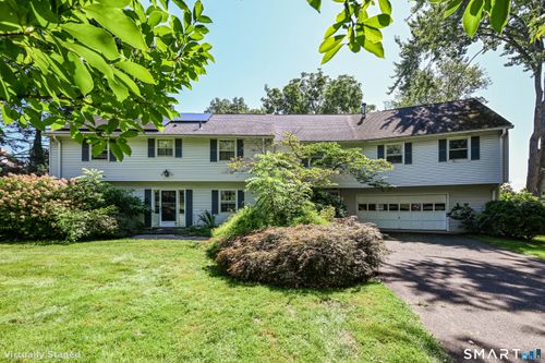 20 Chimney Hill Rd, Middletown, CT, 06457-4156 | Card Image