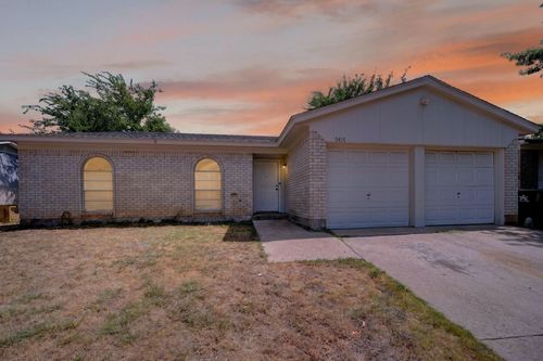 5415 Sandusky Ct, Arlington, TX, 76017-3225 | Card Image