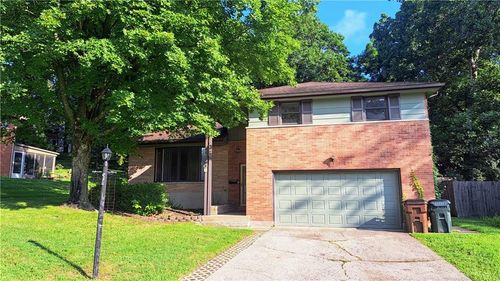 5604 Joyce Ann Dr, Dayton, OH, 45415-2949 | Card Image