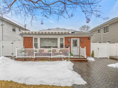 223 Park St, Staten Island, NY, 10306-1811 | Card Image