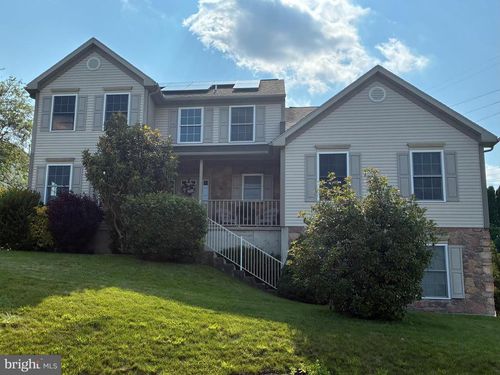 5016 Overlook Pointe, Douglassville, PA, 19518-9402 | Card Image