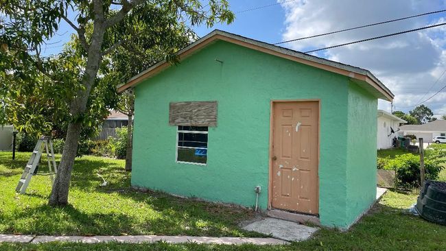 1044 Sw Canary Ter, House other with 3 bedrooms, 2 bathrooms and null parking in Port St. Lucie FL | Image 4