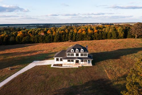 10205 Webster County Rd, Conway, MO, 65632-8330 | Card Image