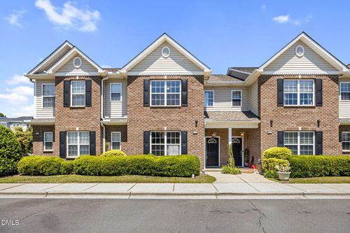 379 E Willhaven Dr, Fuquay Varina, NC, 27526-5009 | Card Image