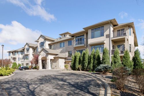 apt-150-555 Oak Ridge Pl, Hopkins, MN, 55305-4838 | Card Image