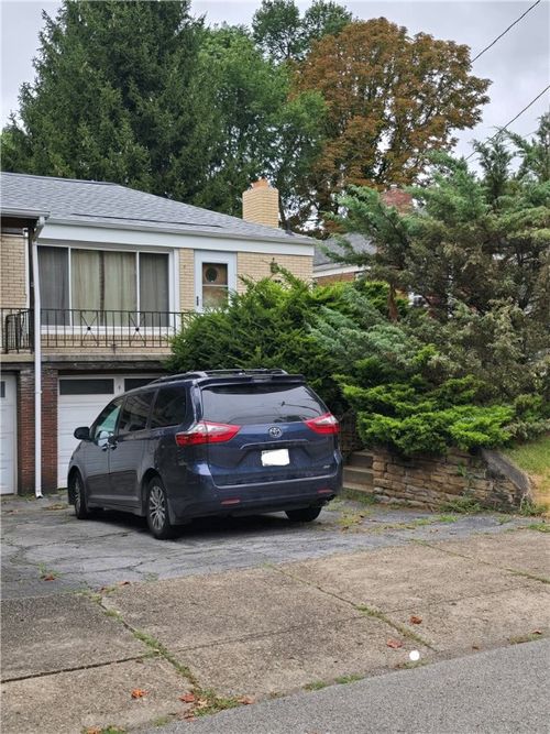 122 S Lang Ave, Pittsburgh, PA, 15208-2746 | Card Image
