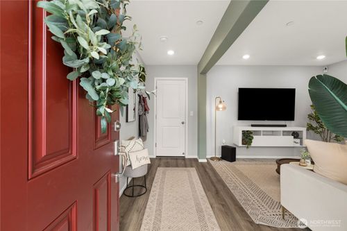 22962 Se Cherry St, Black Diamond, WA, 98010-5084 | Card Image