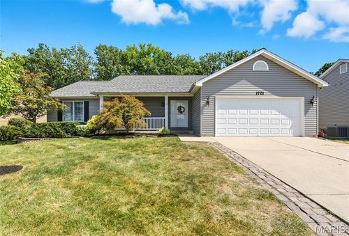1721 Fairview Farms Cir, Wentzville, MO, 63385-2764 | Card Image