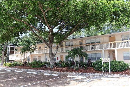 31 Richmond D, Deerfield Beach, FL, 33442-2957 | Card Image