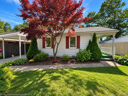 1806 Mansfield St, Port Huron, MI, 48060-2777 | Card Image
