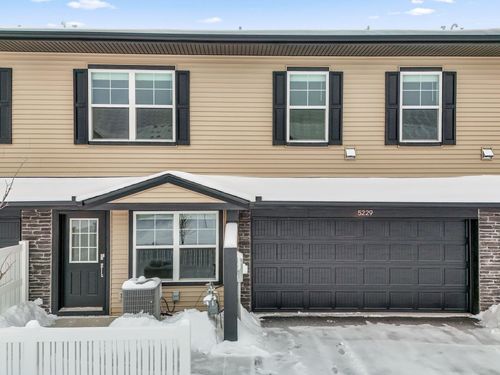 5229 Long Pointe Pass, Woodbury, MN, 55129-6304 | Card Image