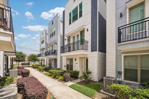 2228 Mcgowen Street, Houston, TX, 77004 | Card Image