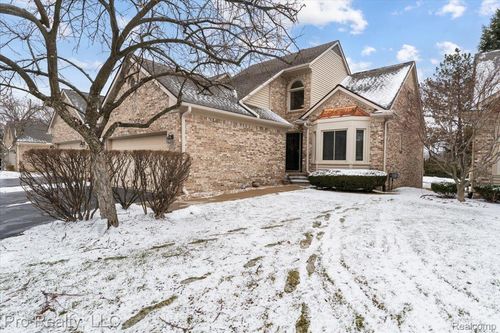 45317 Stonehedge Dr, Plymouth, MI, 48170-3992 | Card Image