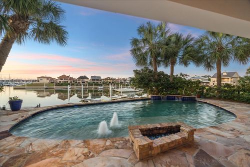 721 Harborside Way, Kemah, TX, 77565-3083 | Card Image