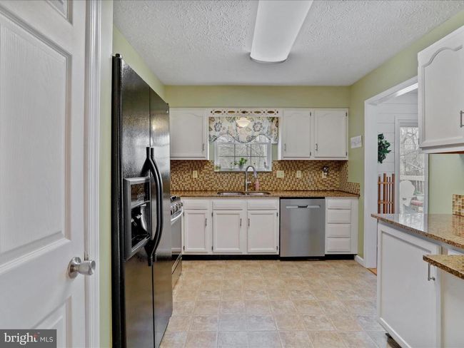 105 Blanche Cir, House other with 4 bedrooms, 3 bathrooms and null parking in WINCHESTER VA | Image 4