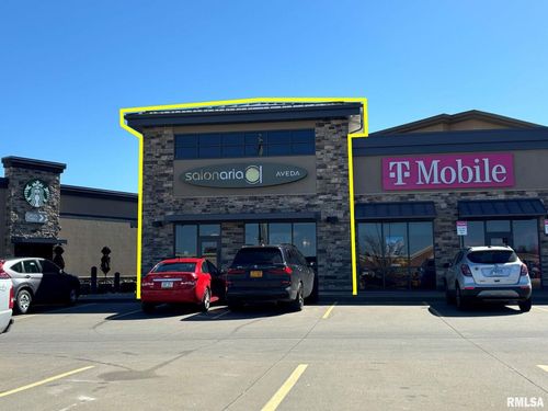 915 Middle Rd, Bettendorf, IA, 52722-4103 | Card Image