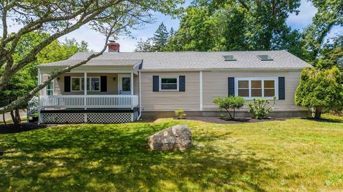 367 Middle Rd, Acushnet, MA, 02743-2009 | Card Image