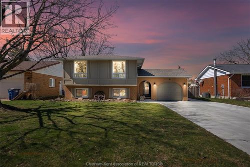 9 Thornhill Cres, Chatham, ON, N7L4M2 | Card Image