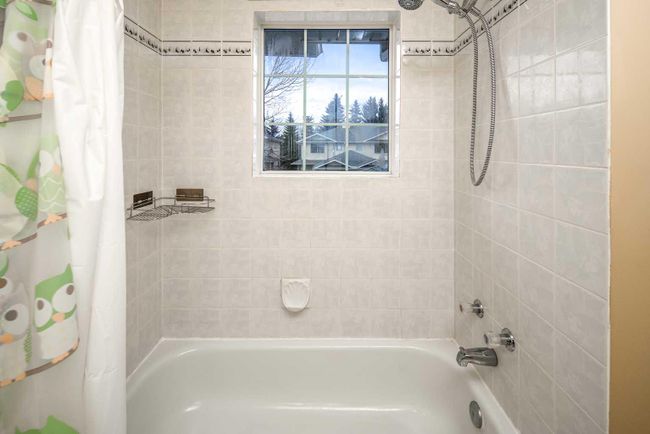 26 Silvergrove Close Nw, Home with 3 bedrooms, 2 bathrooms and 2 parking in Calgary AB | Image 19