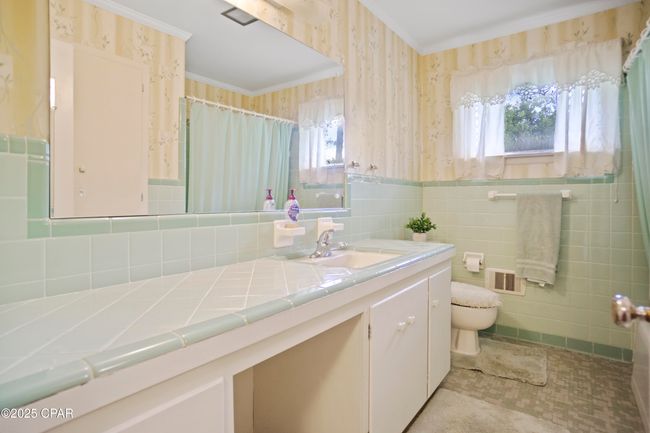 5370 Cherry St, House other with 2 bedrooms, 3 bathrooms and null parking in Graceville FL | Image 35