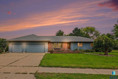 4300 S Fireside Ave Avenue, Sioux Falls, SD, 57103 | Card Image