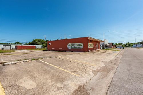 1309 1st St, La Marque, TX, 77568-4243 | Card Image