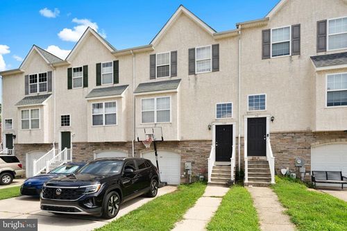 729 E Oak St, NORRISTOWN, PA, 19401-4117 | Card Image