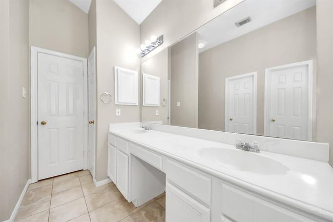 4615 Jaymar Dr, House other with 3 bedrooms, 2 bathrooms and 2 parking in Sugar Land TX | Image 38