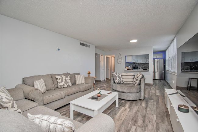 APT-207 - 9410 Tangerine Pl, Condo with 2 bedrooms, 2 bathrooms and null parking in Davie FL | Image 7