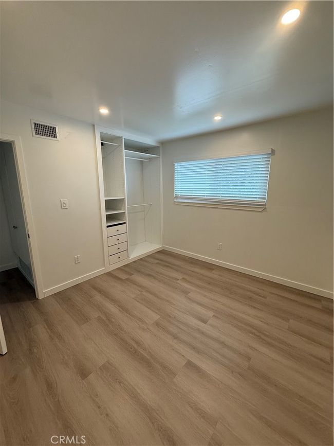 1109 E 1 St St, Condo with 3 bedrooms, 2 bathrooms and 2 parking in Tustin CA | Image 9