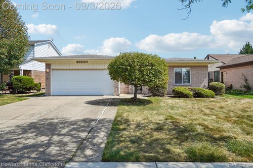 38920 Lowell Ct, Sterling Heights, MI, 48310-3152 | Card Image
