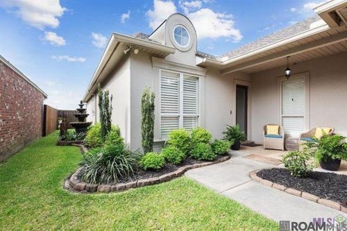 5432 Courtyard Dr, Gonzales, LA, 70737-8551 | Card Image