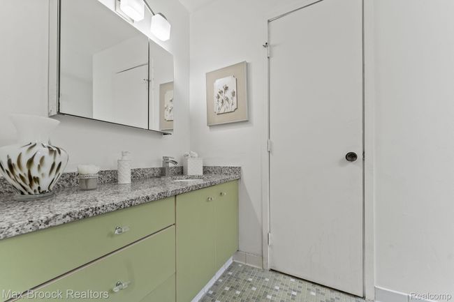 21-web-or-mls-A0102107.jpg | Image 12