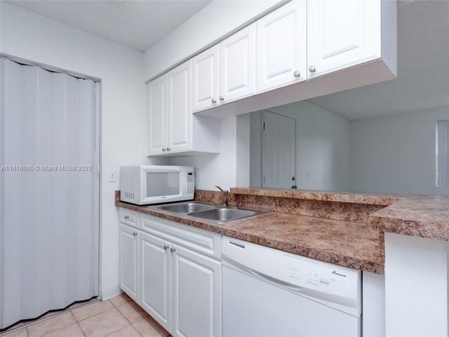 APT-707 - 1235 Sw 46 Th Ave, Condo with 2 bedrooms, 1 bathrooms and null parking in Pompano Beach FL | Image 7