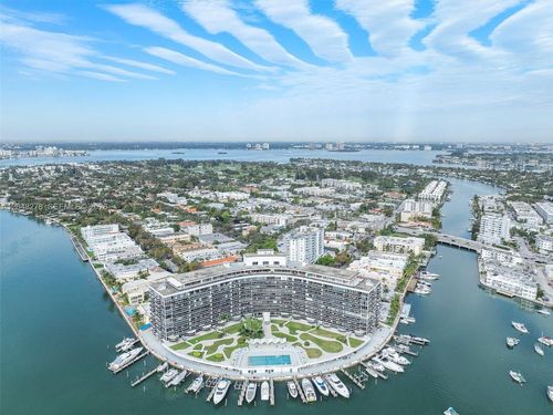 617-ds31-900 Bay Dr, Miami Beach, FL, 33141-5623 | Card Image
