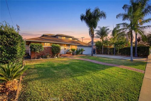 1306 E 14th St, Santa Ana, CA, 92701-2748 | Card Image