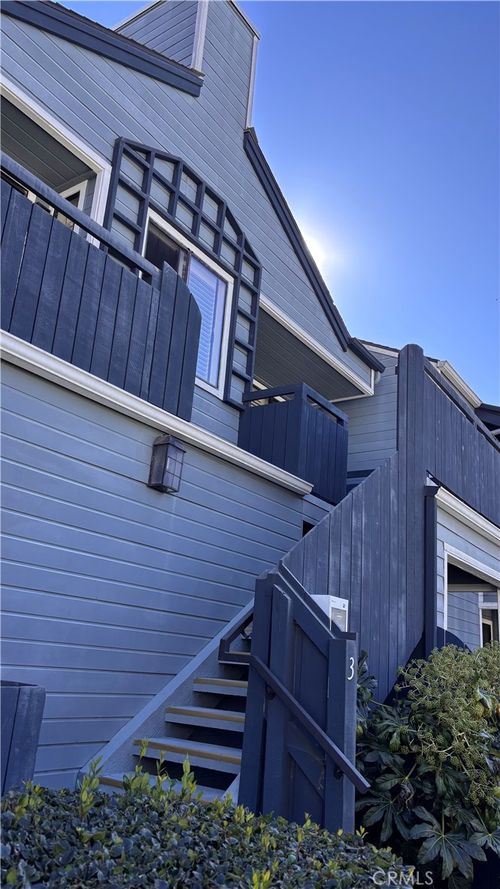 apt-3-7316 Quill Dr, Downey, CA, 90242-2041 | Card Image