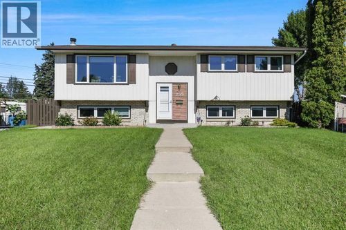 255 Penbrooke Way Se, Calgary, AB, T2A3S7 | Card Image