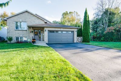 11 Beech Blvd, House other with 3 bedrooms, 2 bathrooms and 6 parking in Tillsonburg ON | Image 2