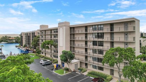 105-9 Royal Palm Way, Boca Raton, FL, 33432-7858 | Card Image