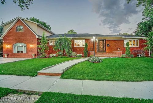 781 Pelton Ave, Staten Island, NY, 10310-3141 | Card Image