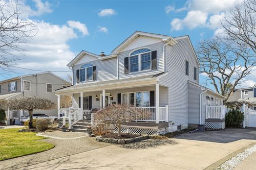 9 Pinehurst Rd, Farmingdale, NY, 11735-2341 | Card Image