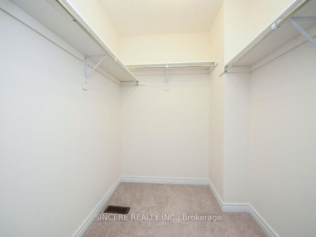 74 Paper Mills Cres, House attached with 3 bedrooms, 3 bathrooms and 1 parking in Richmond Hill ON | Image 12