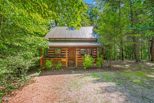 1918 Charles Lewis Way, Sevierville, TN, 37876-9073 | Card Image