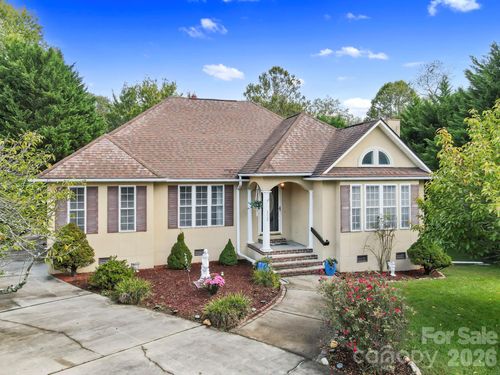 372 Kingfisher Ln, Mills River, NC, 28759-4756 | Card Image