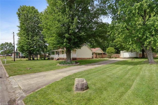 104 N 13 Th Ave, House other with 2 bedrooms, 2 bathrooms and null parking in Mayodan NC | Image 24