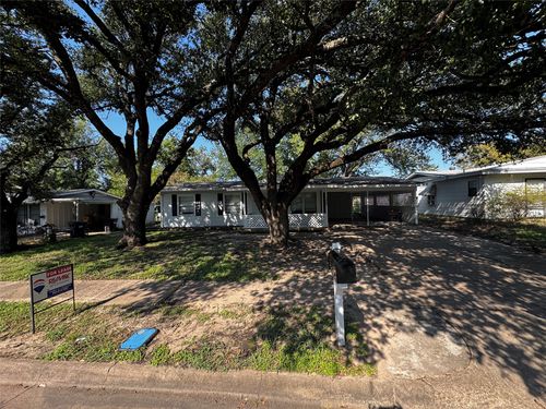 3008 Winfield Dr, Corsicana, TX, 75110-1353 | Card Image