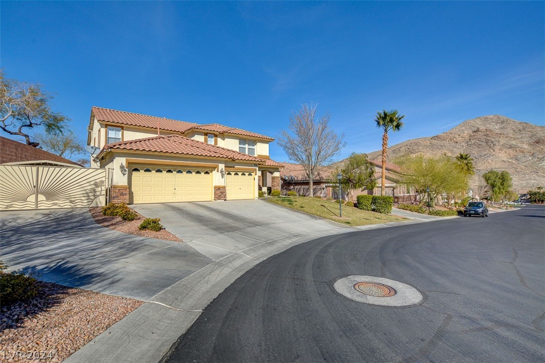 Fuji Ct, Las Vegas, NV 89129