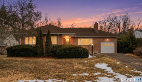 30 Ravenwood Rd, West Hartford, CT, 06107-1538 | Card Image