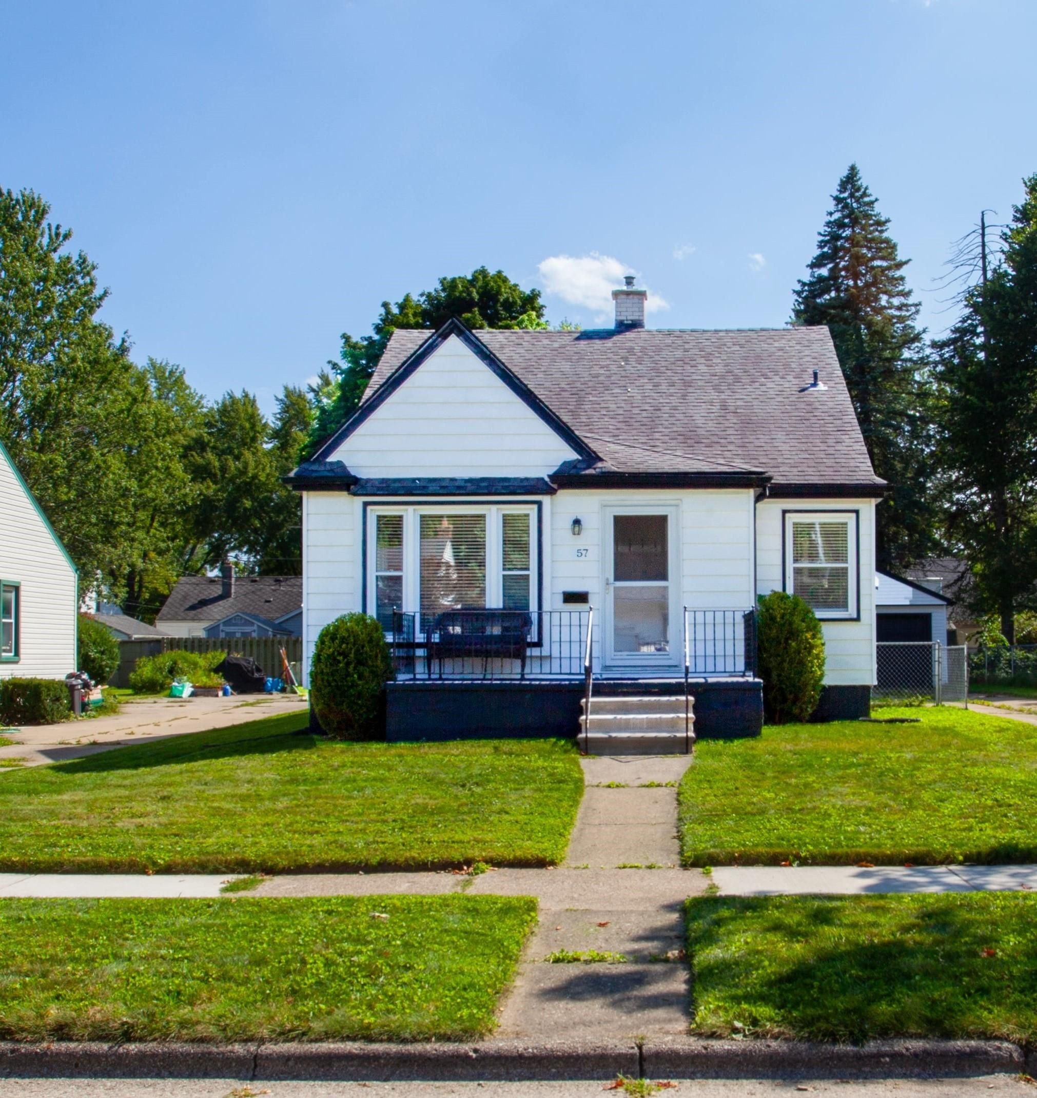 Canfield Dr, Mount Clemens, MI 48043